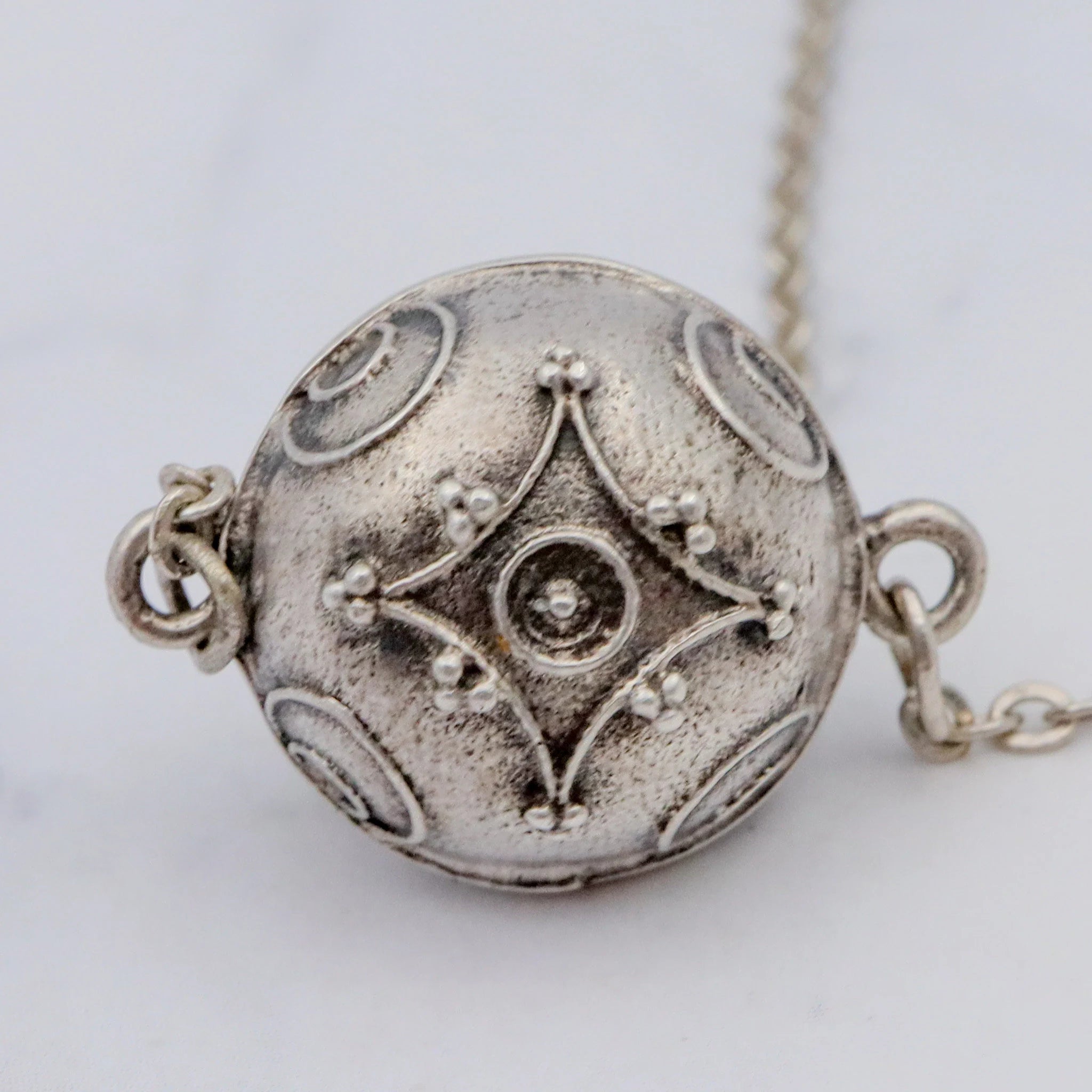 Vintage sterling etruscan style bead pendant necklace, 16"